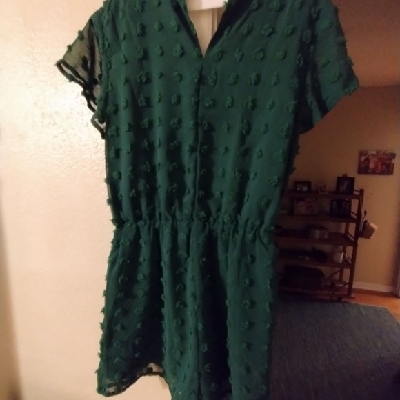 Green romper - Picture 2 of 4